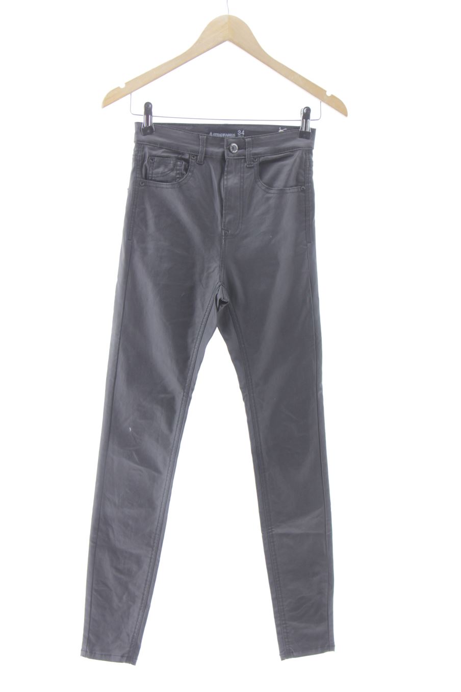 Pantalon Stradivarius de la taille 34, de couleur noir de synthétique