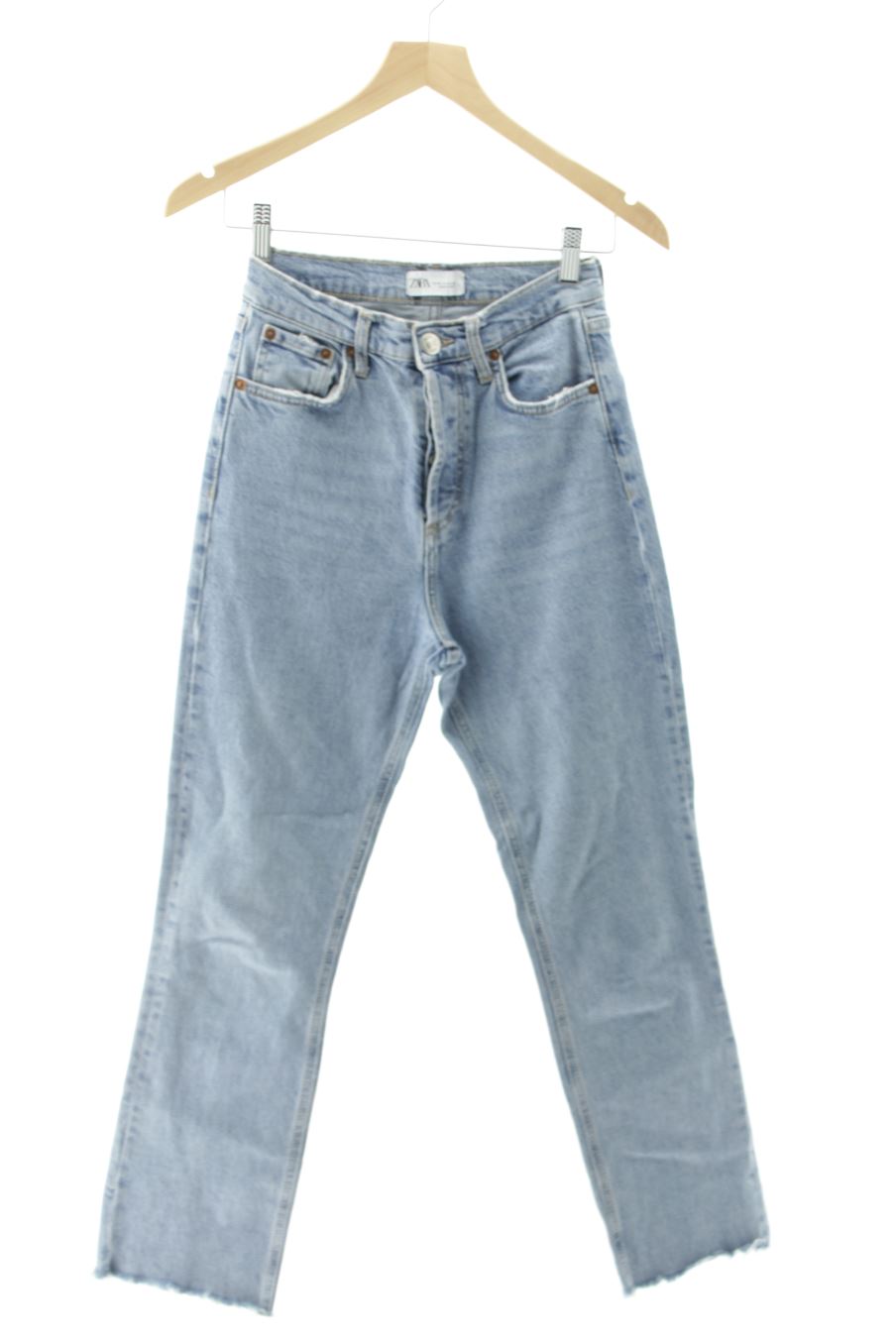 Jeans Zara de la taille 36, de couleur bleu de denim