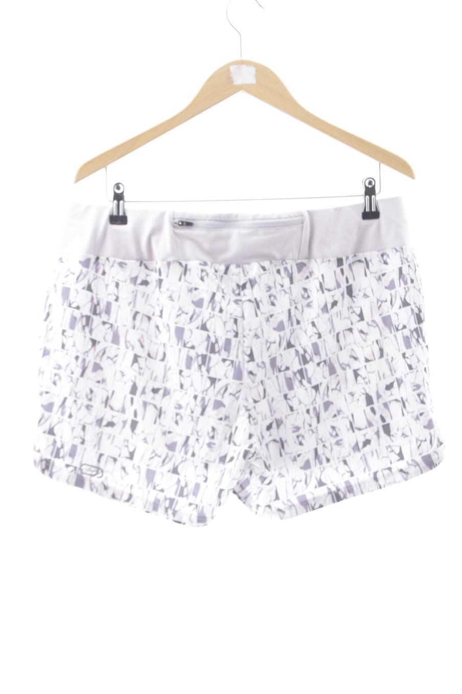 Pantalon corto de deporte de Decathlon de la talla XL, de color estampado