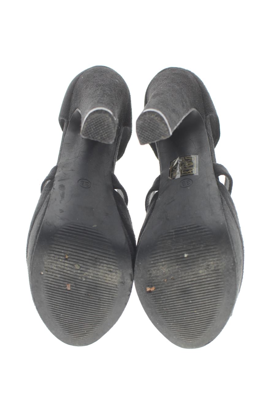 Sandalias tacon de Mary Paz de la talla 38, de color negro de