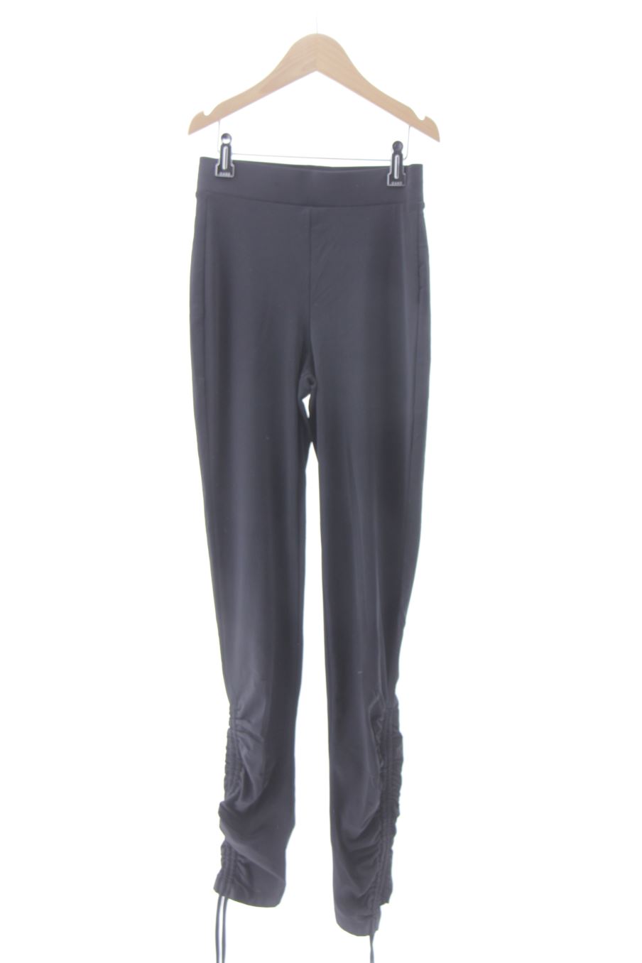 Legging de Zara de la talla S, de color negro
