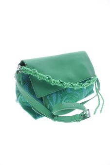 Bolso de Hombro Mediano Desigual