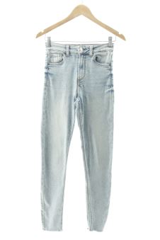 Jeans 34 Bershka, photo 1 sur 2