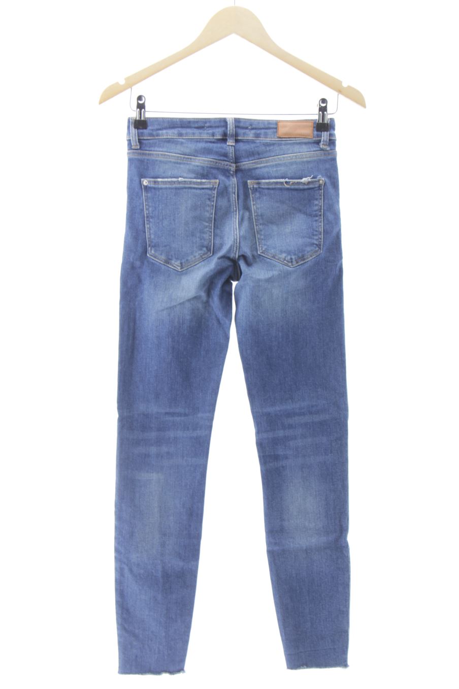 Jeans trf (ZARA) de la taille 38, de couleur bleu de denim