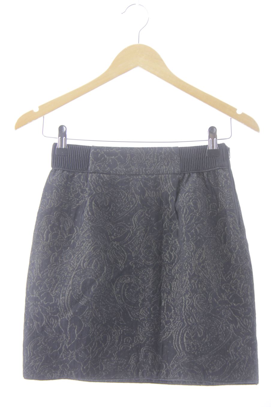 Falda de Naf Naf de la talla 34, de color negro