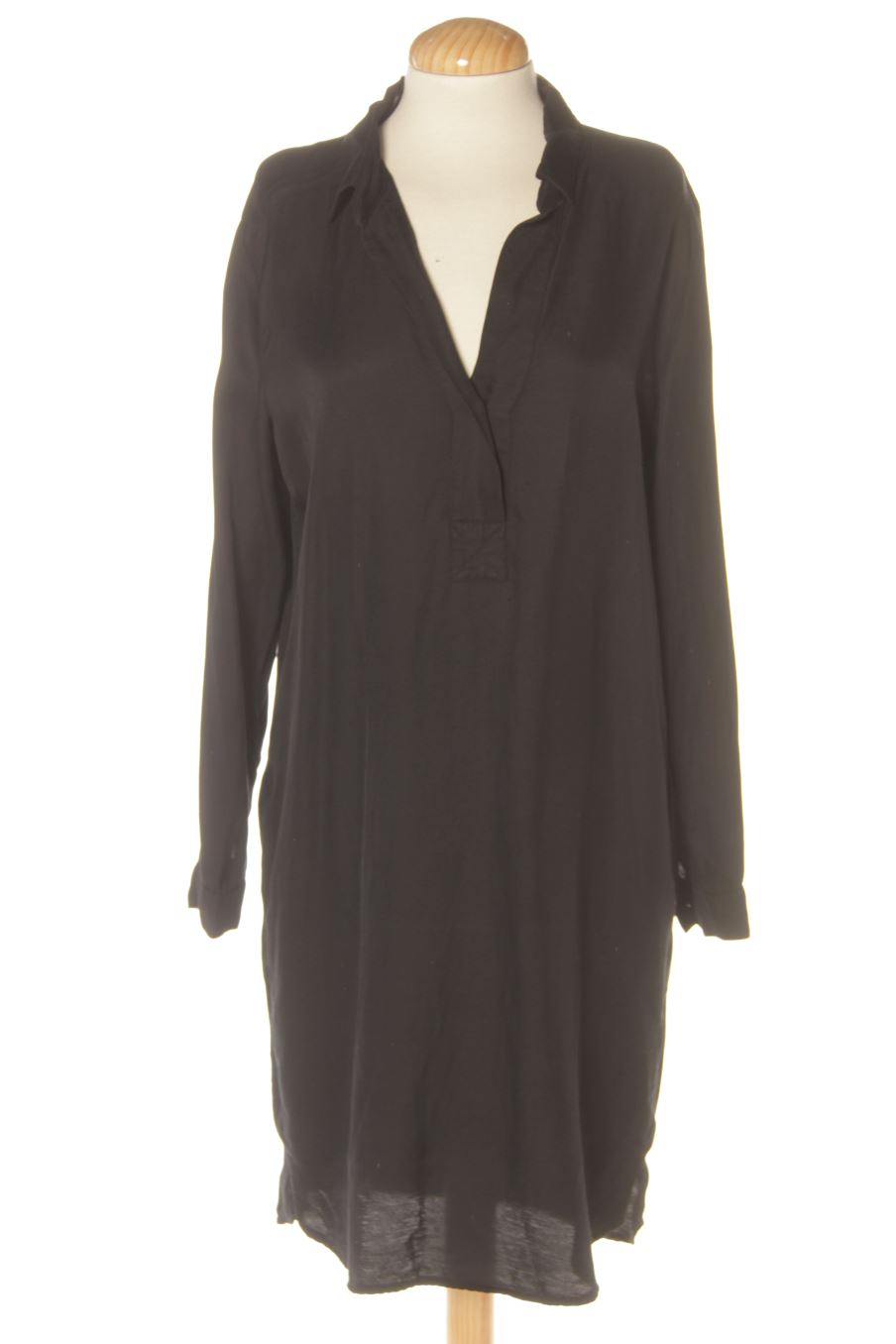 Robe casual Esprit de la taille 36, de couleur noir