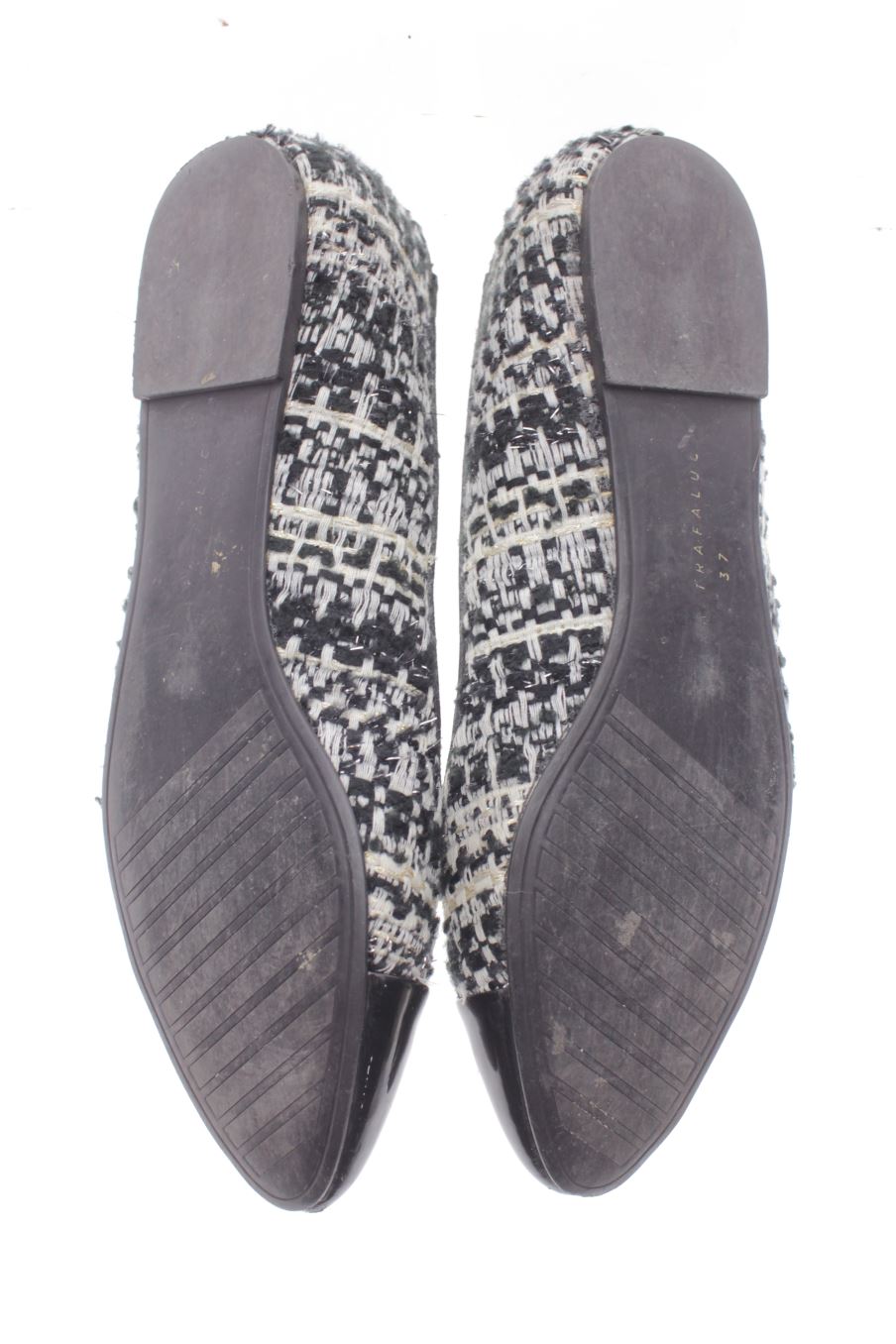 Zapatos planos de Trf (ZARA) de la talla 37, de color negro de
