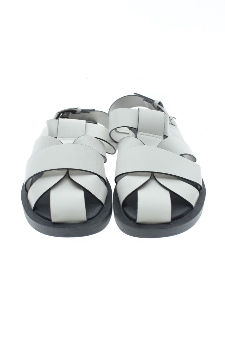 Sandalias planas de Pull & Bear de la talla 37, de color blanco de