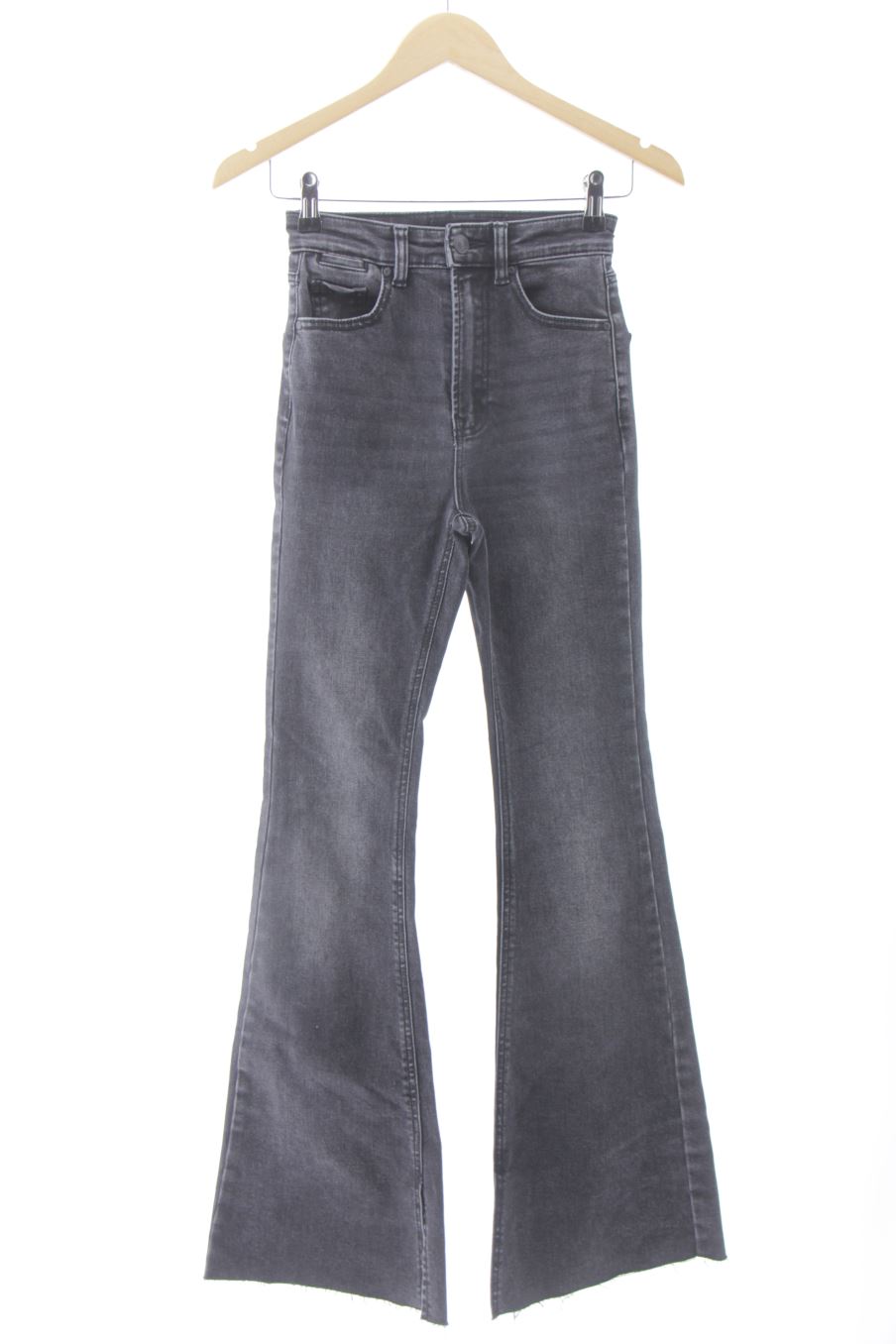 Jeans Stradivarius de la taille 32, de couleur noir de denim