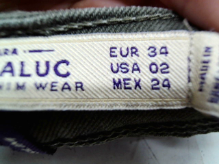Vaqueros de Trf (ZARA) de la talla 34, de color verde de ropa vaquera