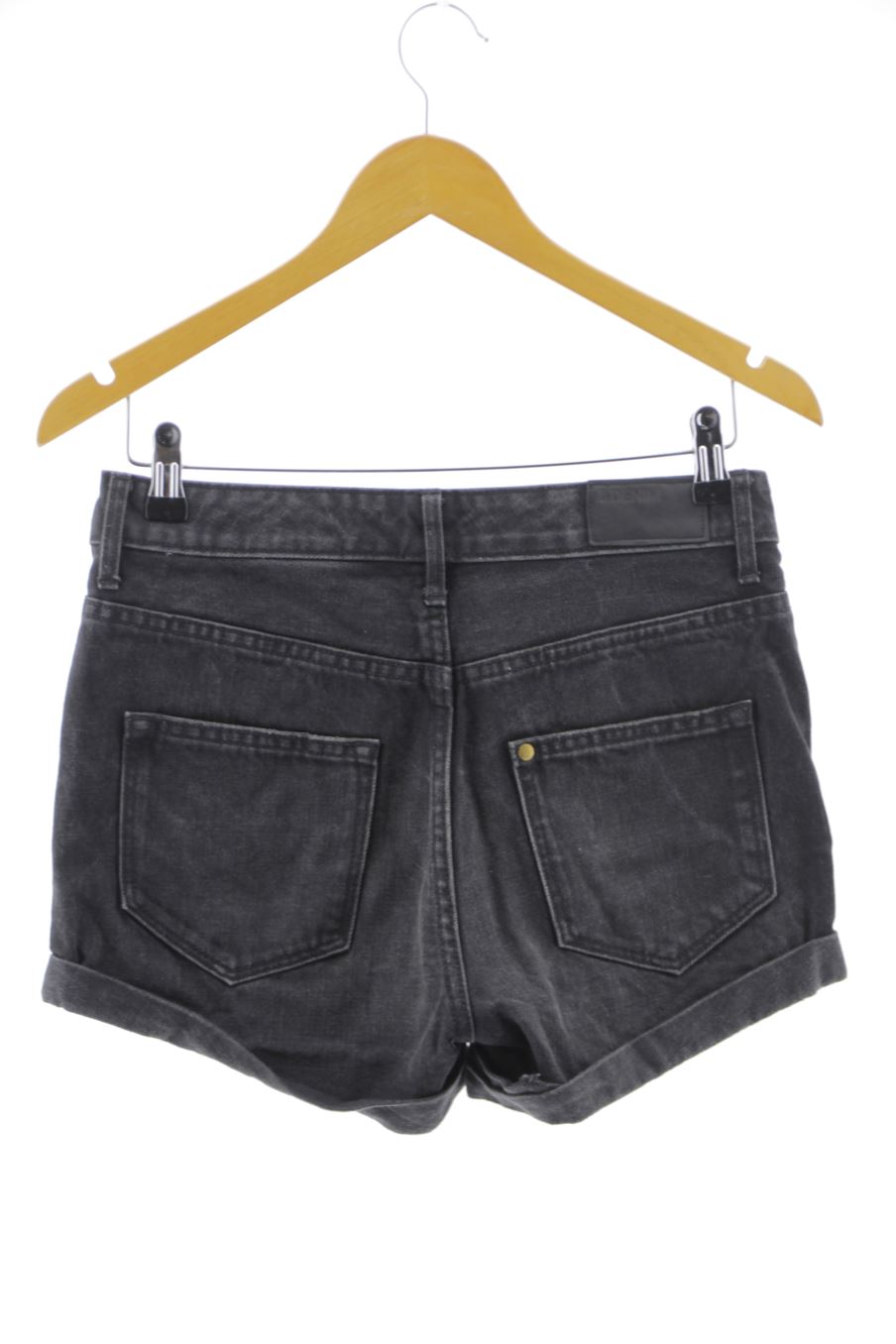 Pantalón corto de H&M de la talla 36, de color negro de ropa vaquera