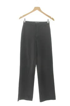 Pantaloni 32 Stradivarius, foto 1 di 2