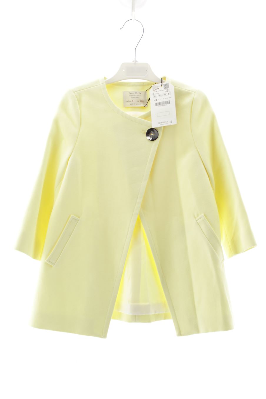 Abrigo de Zara de la talla 6 años con etiqueta