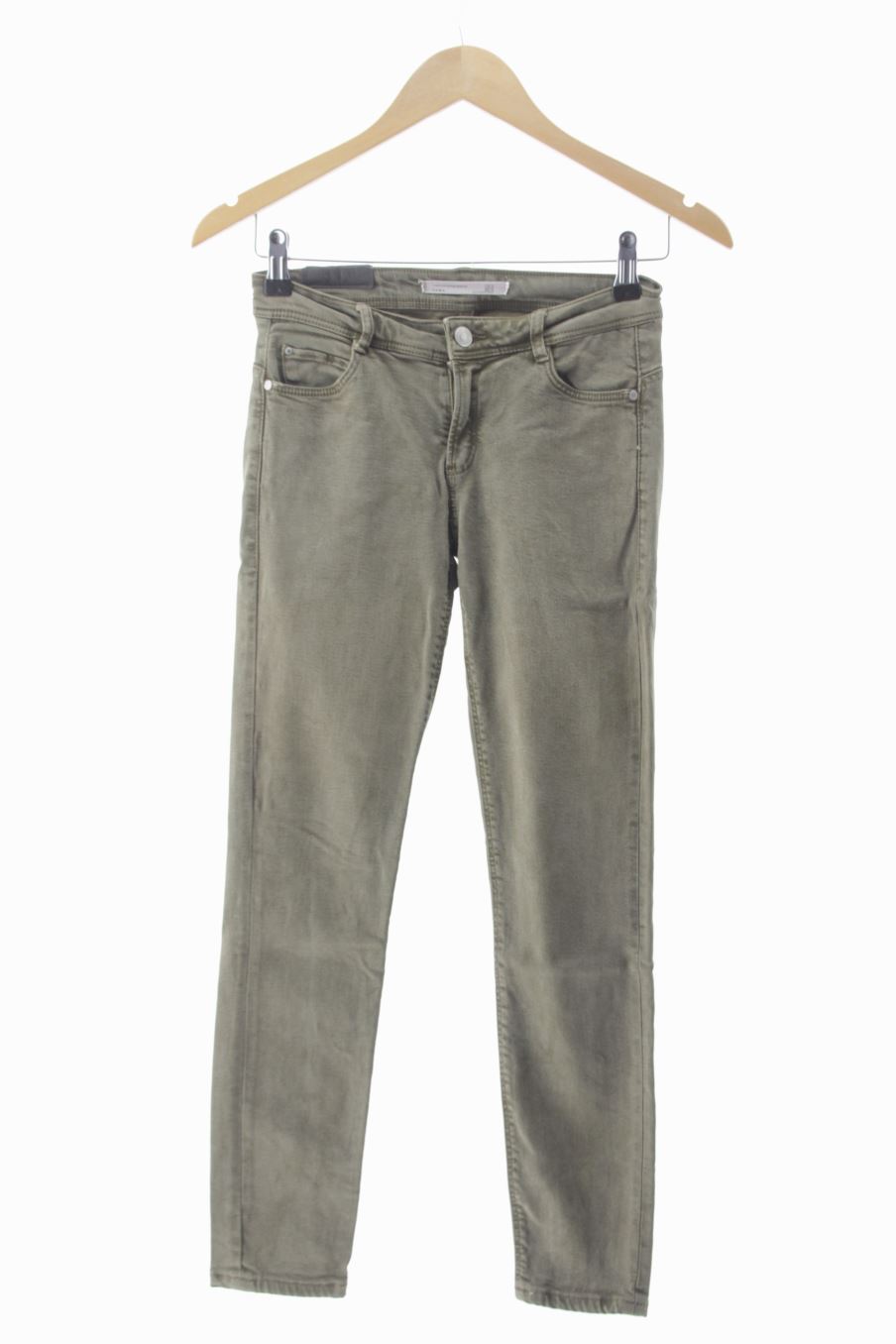 Vaquero de Zara de la talla 36, de color verde de ropa vaquera