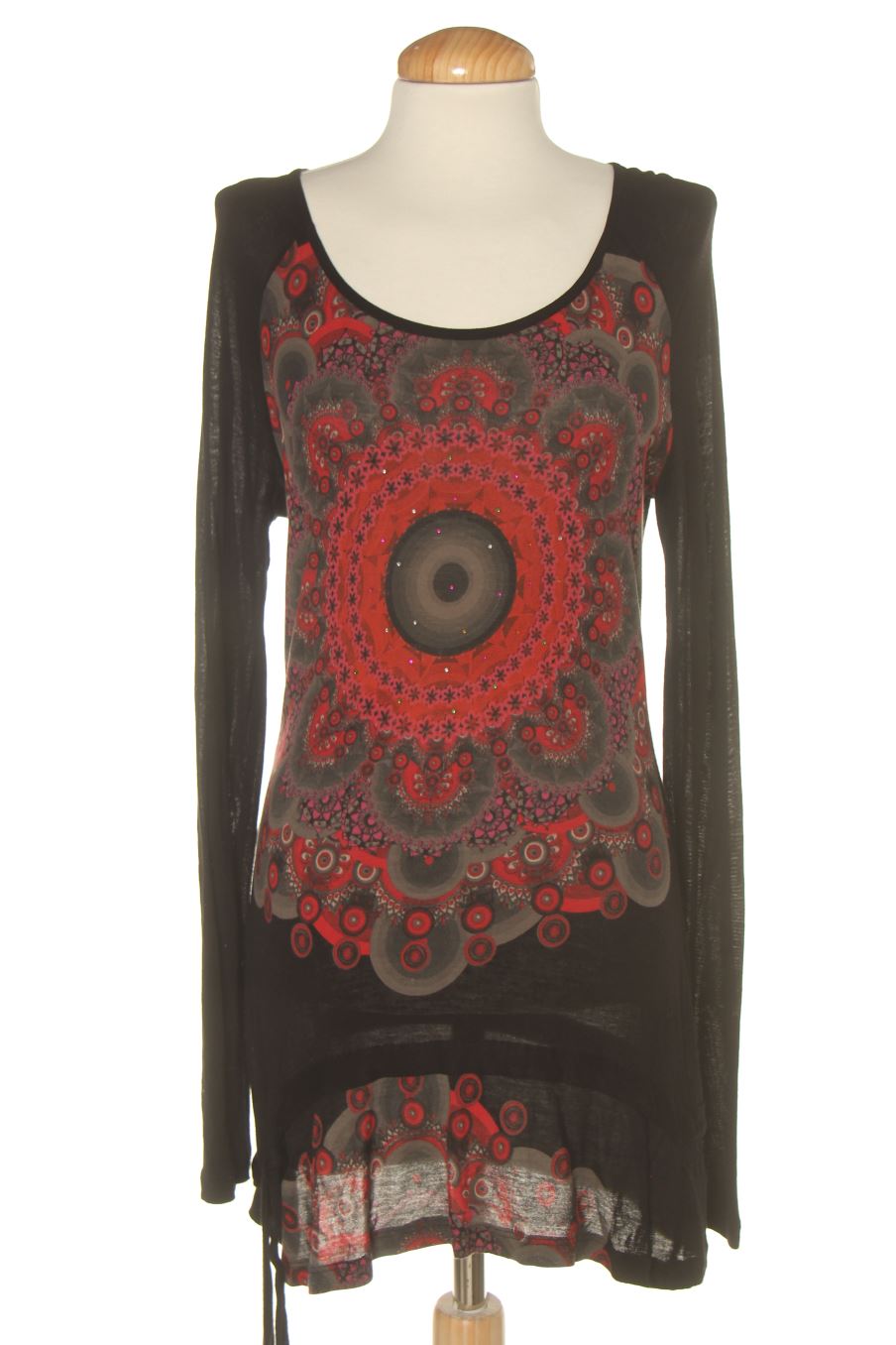 Pull Desigual de la taille L, de couleur noir