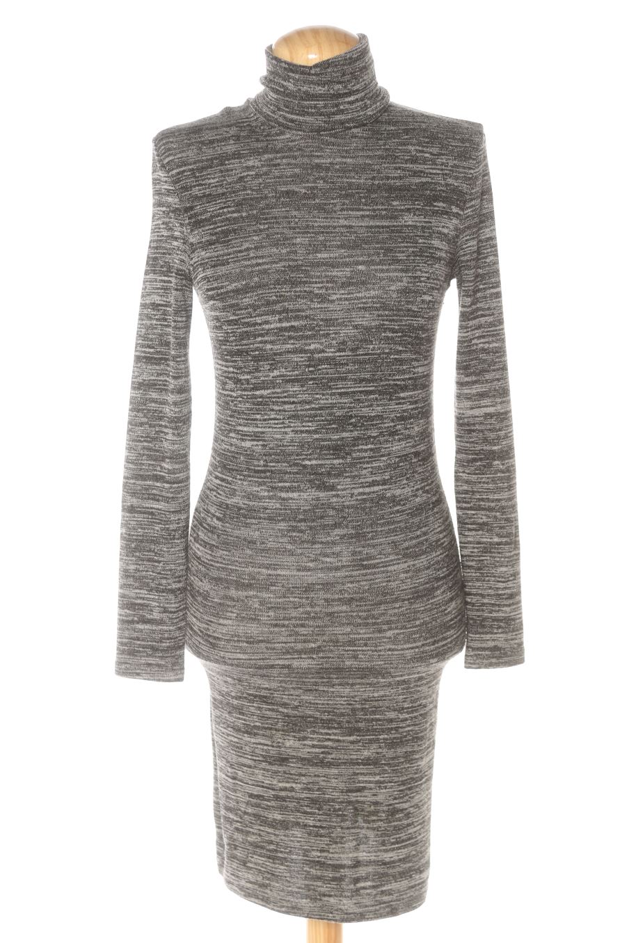 Robe casual Bershka de la taille S, de couleur gris