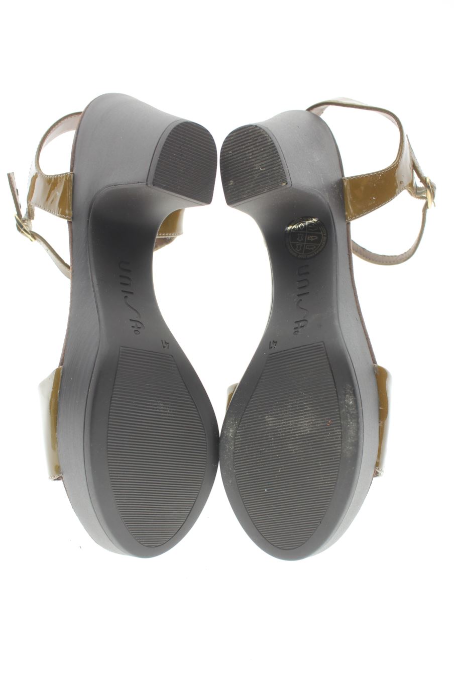 Sandalias tacon de Unisa de la talla 41, de color mostaza de