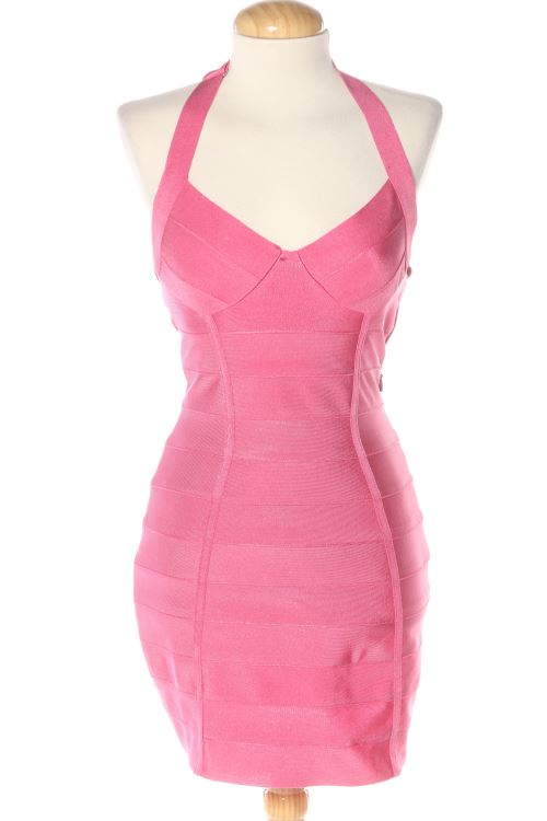 Aufwändiges Kleid