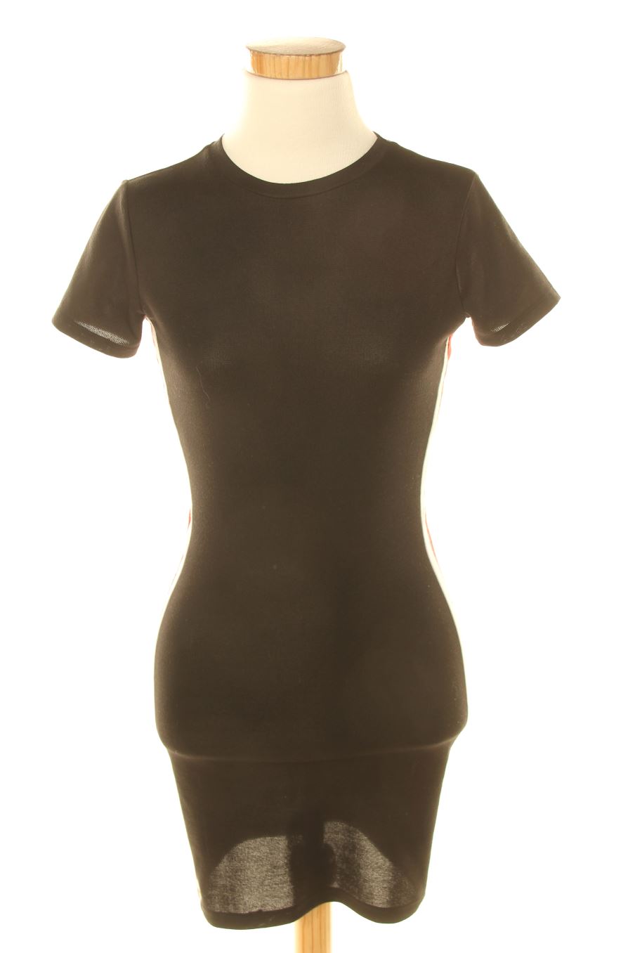 Robe casual Pull & Bear de la taille S, de couleur noir