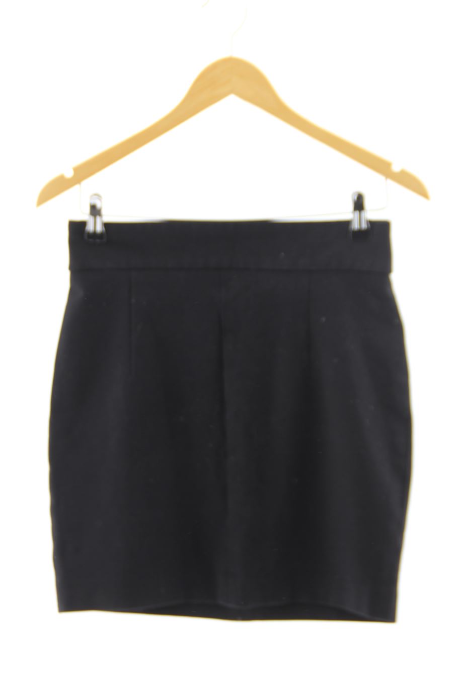 Falda de Zara de la talla M, de color negro