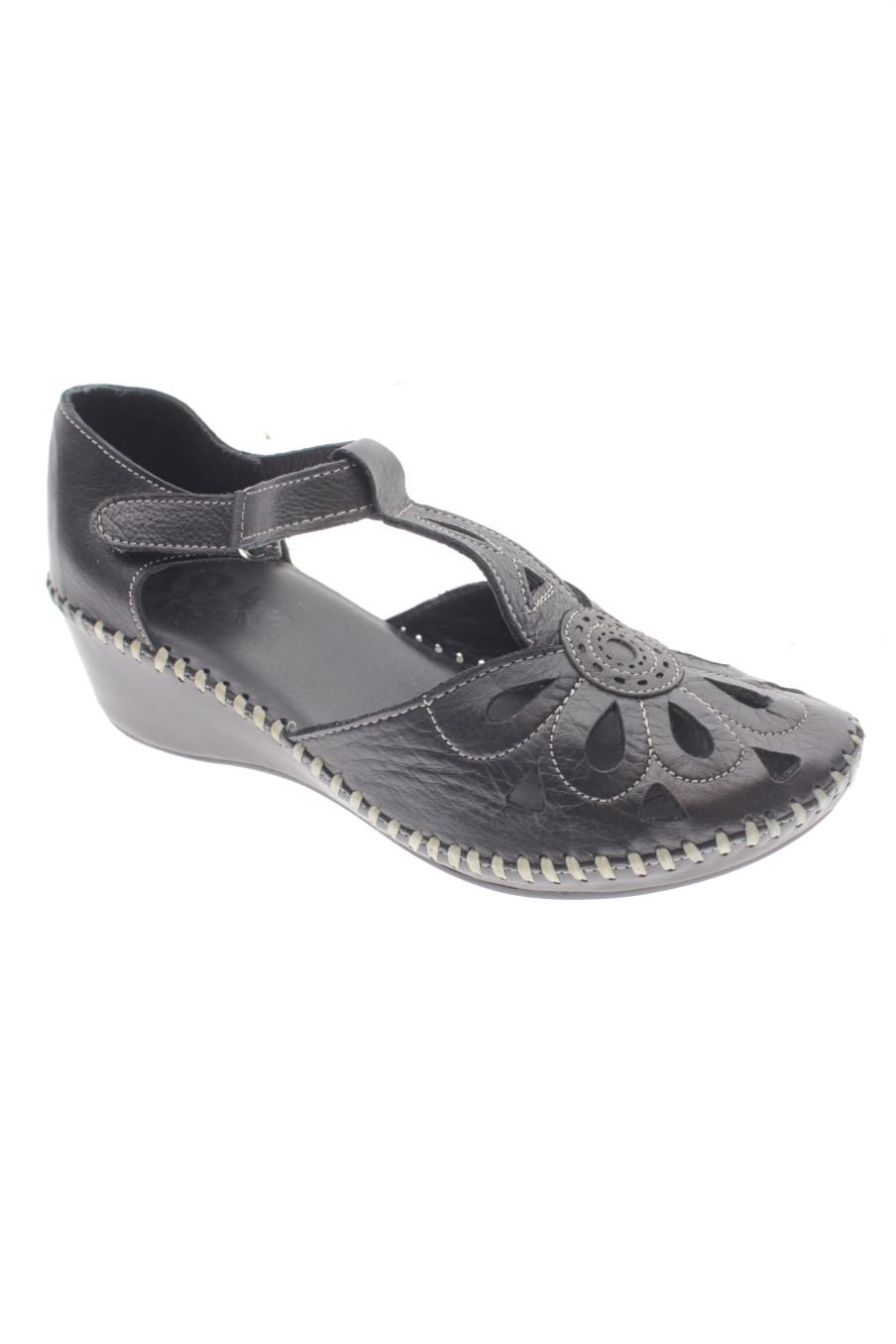 Sandalias planas de 48+ hours de la talla 38, de color negro de