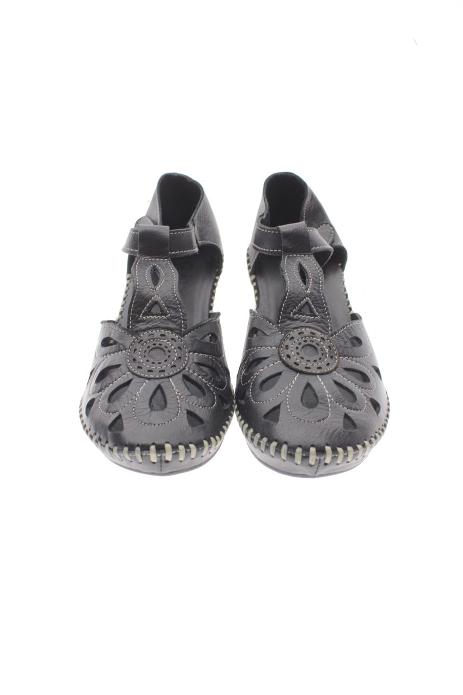 Sandalias planas de 48+ hours de la talla 38, de color negro de
