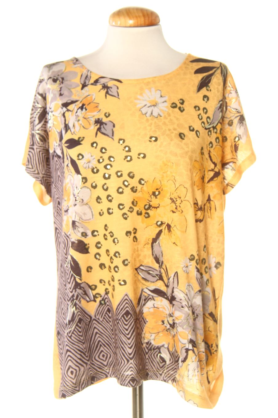 Pull Armand Thiery de la taille XL, de couleur imprimés