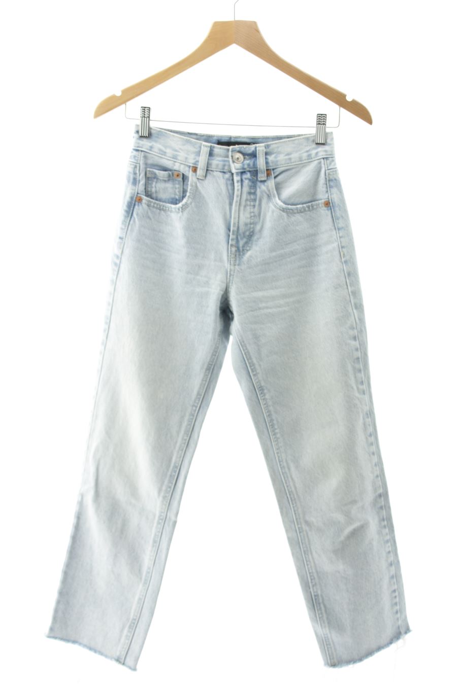 Jeans Stradivarius de la taille 32, de couleur bleu de denim