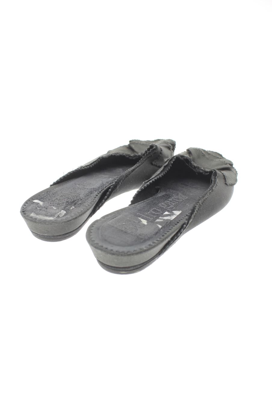 Sandalias planas de Pedro GarcãA de la talla 37, de color negro de