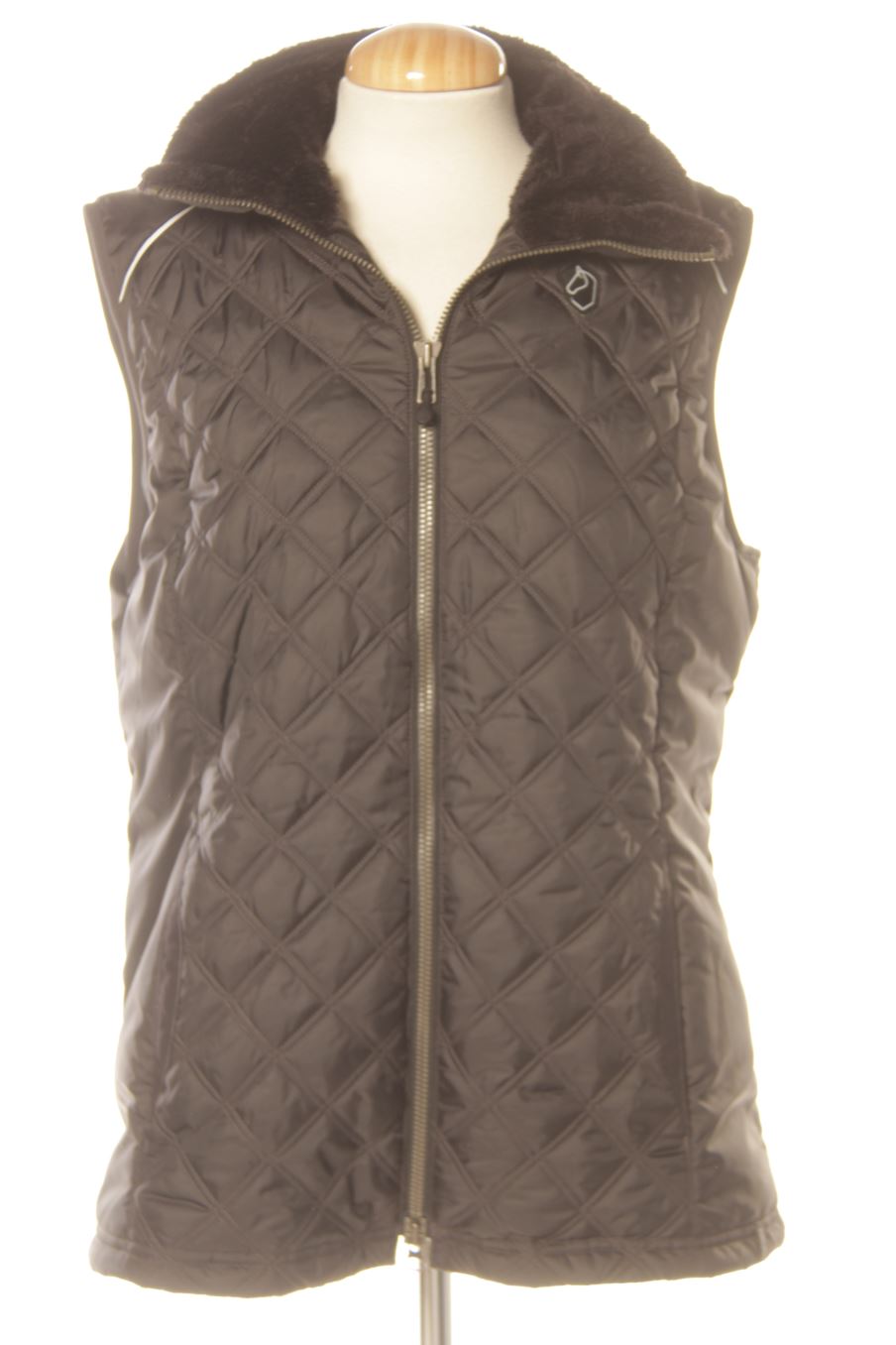 Gilet imbottito de Fouganza (DECATHLON) de la talla 46, de color nero