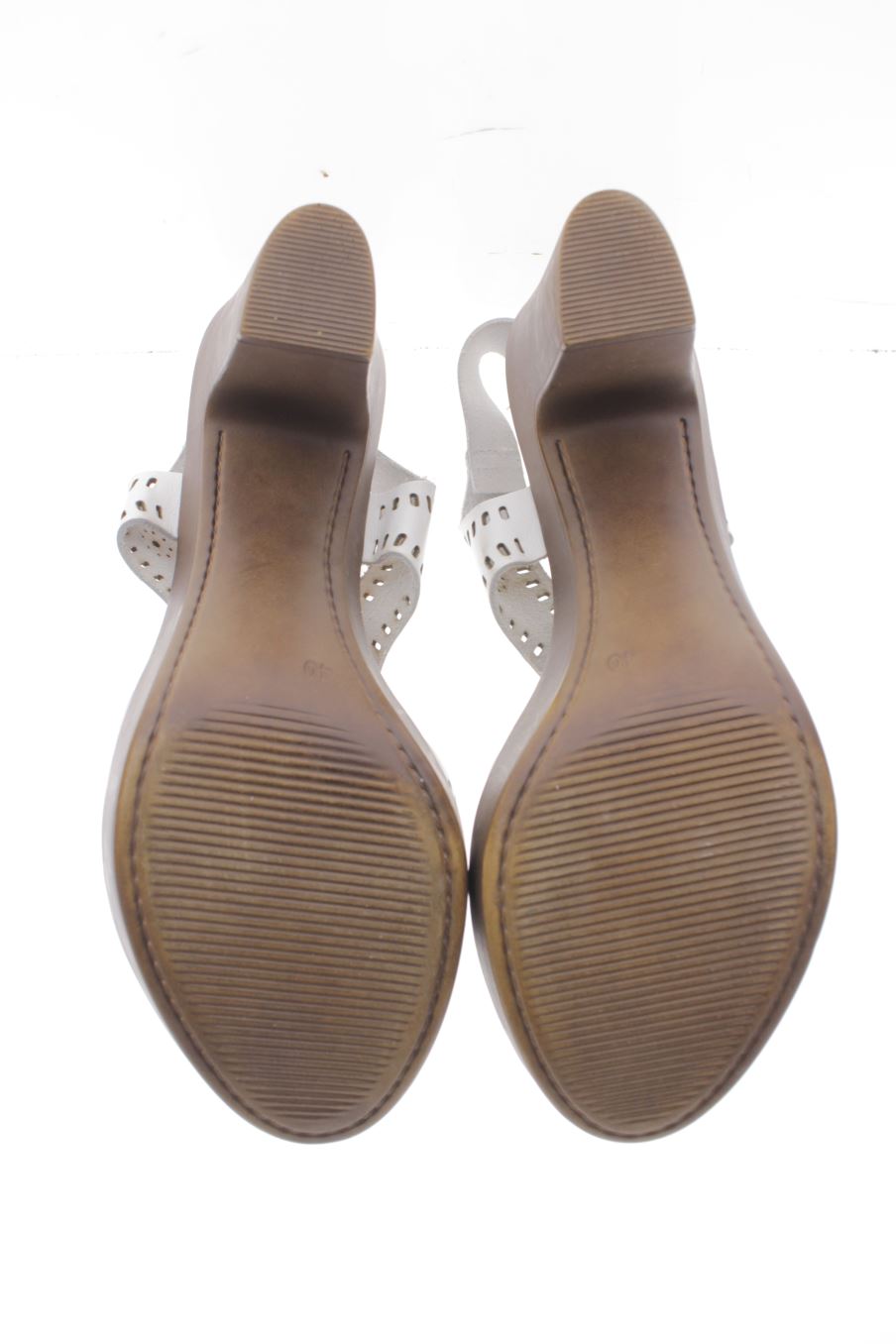 Sandalias tacon de Karralli de la talla 40, de color blanco de