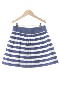 Aufwändiger Rock 146 Dombi