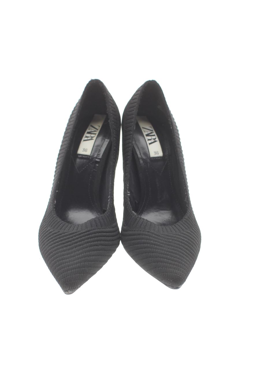 Zapatos de tacon de Zara de la talla 36, de color negro de