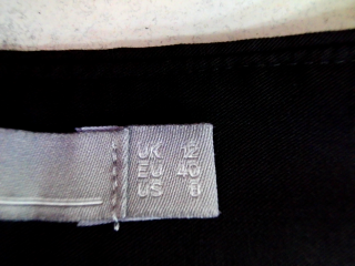 Aufwändiger Rock von ASOS Größe 40, Farbe Schwarz, für