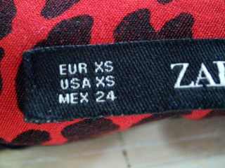 Pantalon Zara de la taille XS, de couleur animal print