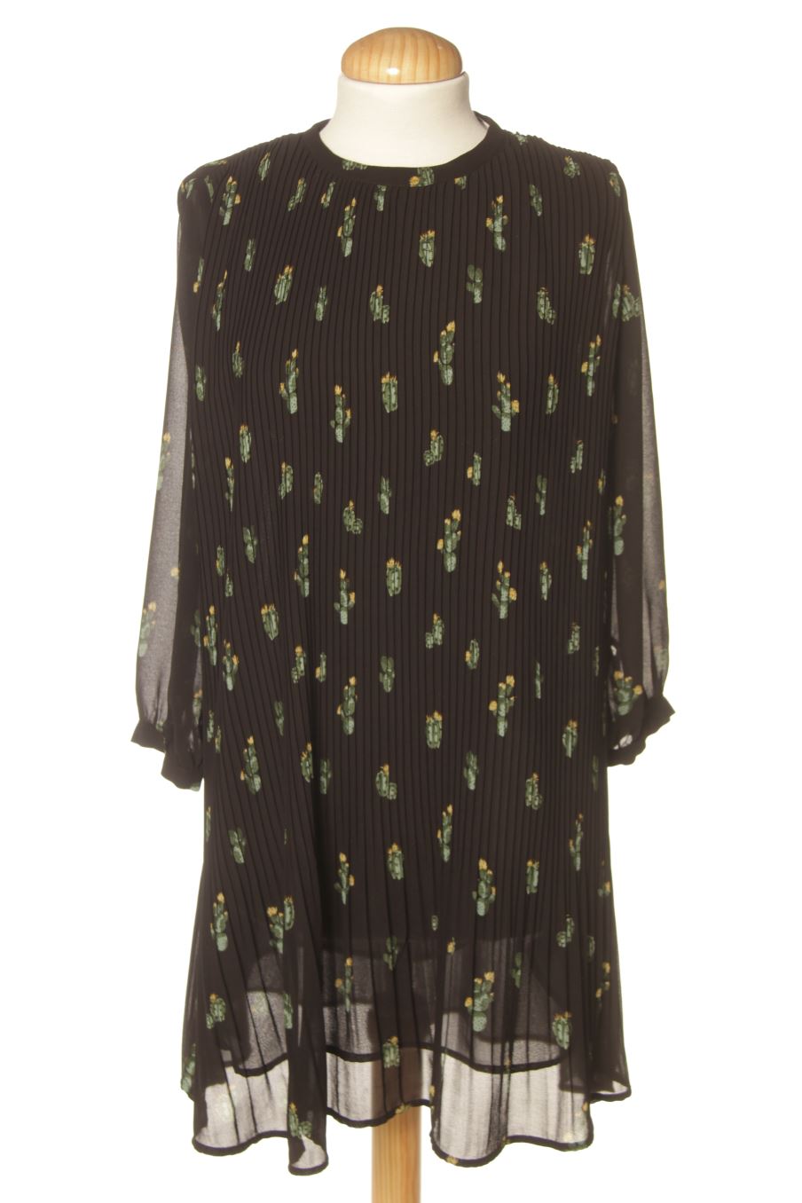 Vestido casual de Zara de la talla XS, de color estampado