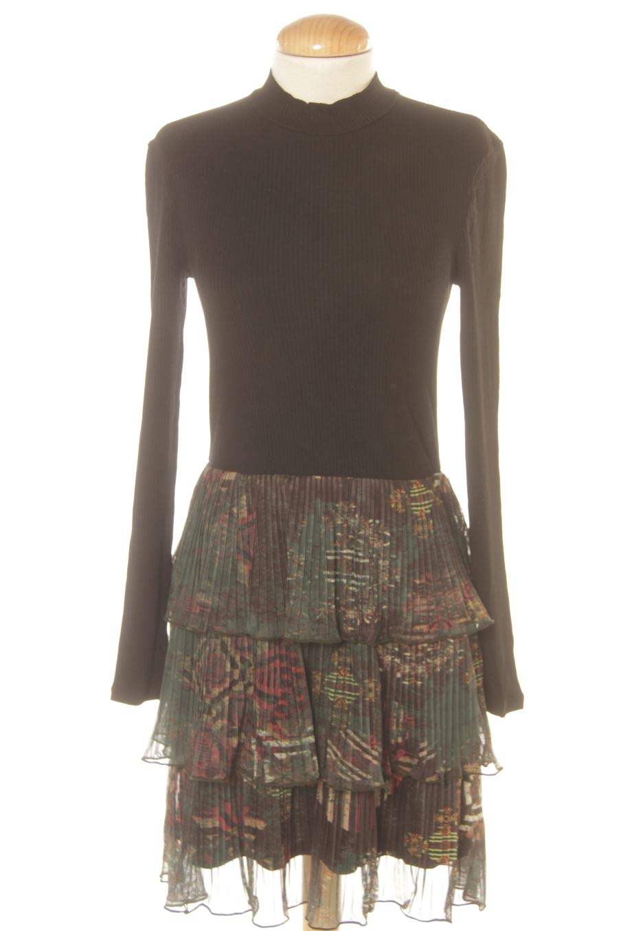 Robe casual Sourtex de la taille S, de couleur noir