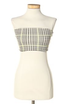 Aufwändiges Top 32 PRETTYLITTLETHING