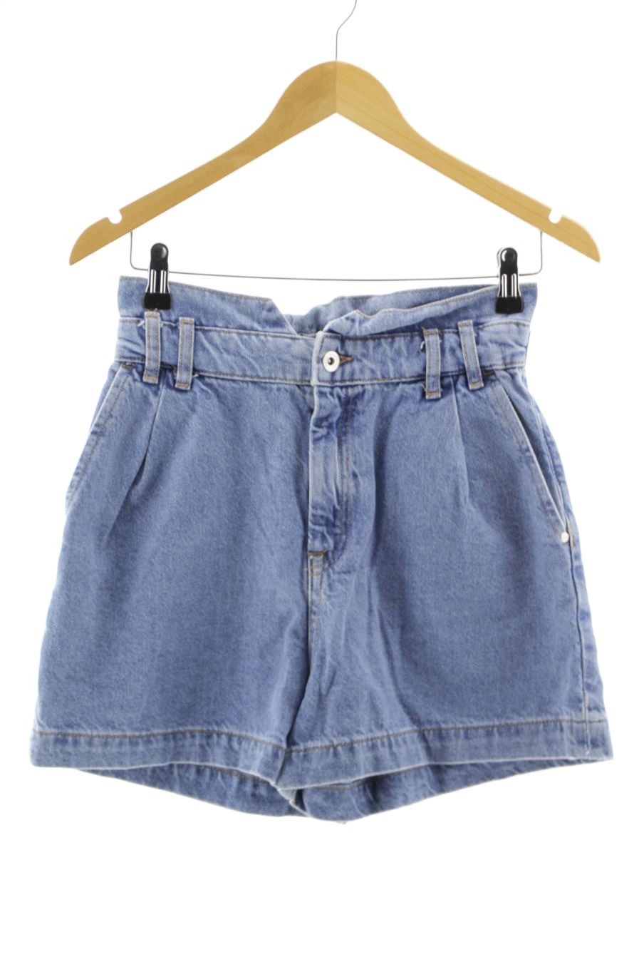 Shorts Zara de la taille 36, de couleur bleu de denim