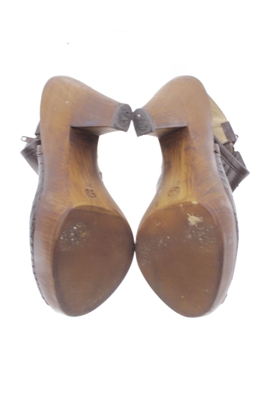 Sandalias tacon de Beppi de la talla 35, de color negro de