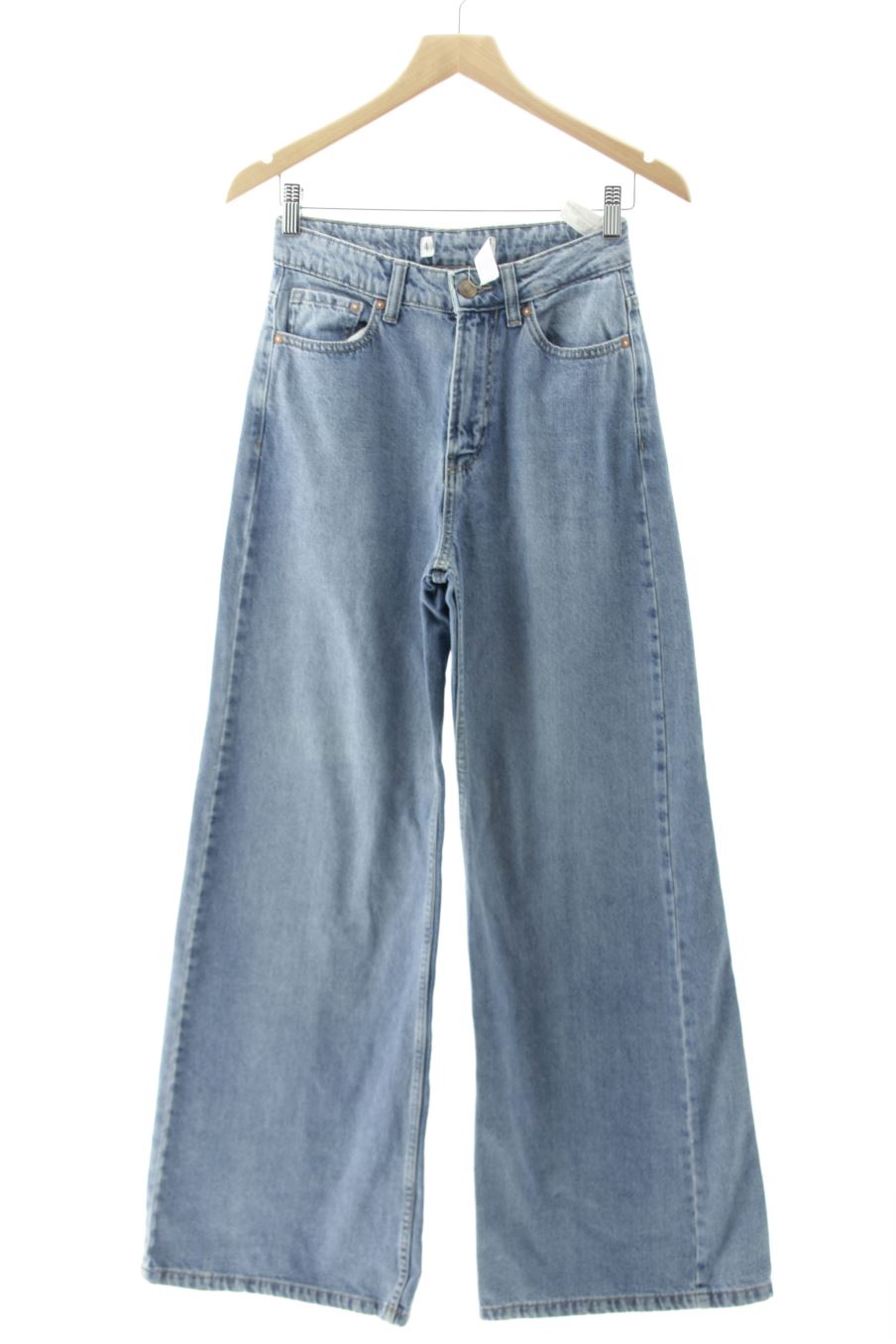 Jeans Stradivarius de la taille 34, de couleur bleu de denim