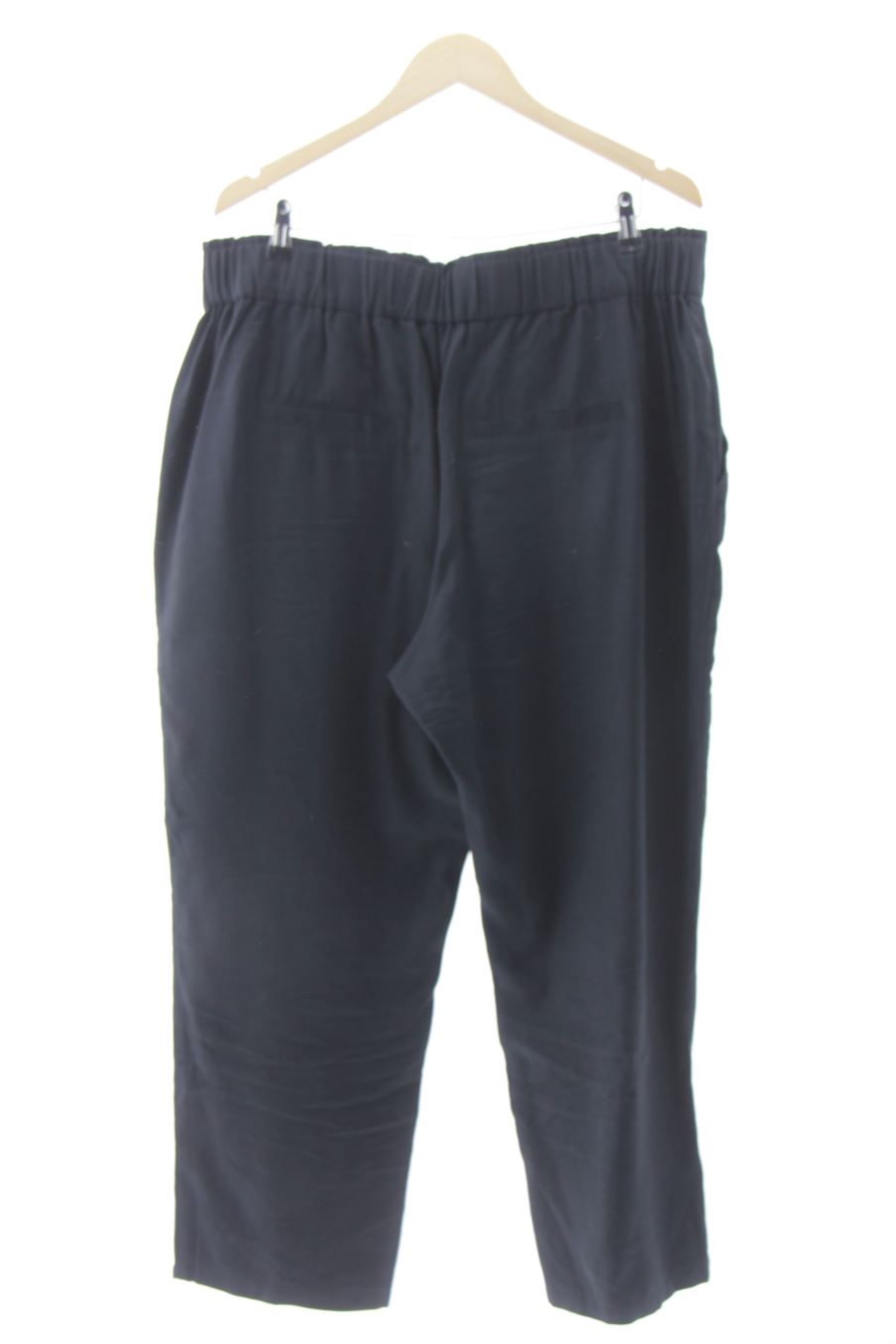 Pantalon C&A de la taille 48, de couleur noir