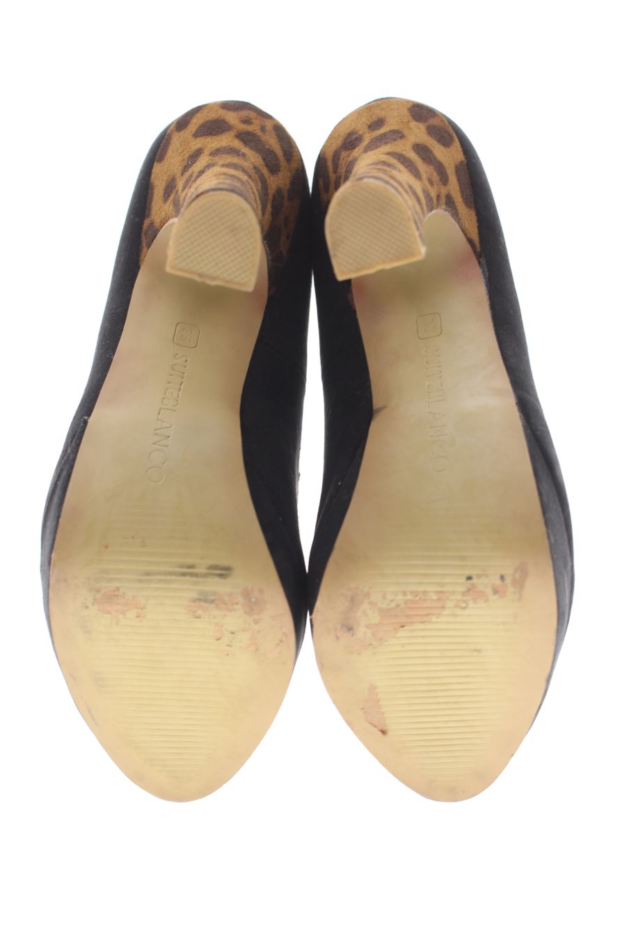 Zapatos de tacon de SUITEBLANCO de la talla 35, de color negro de