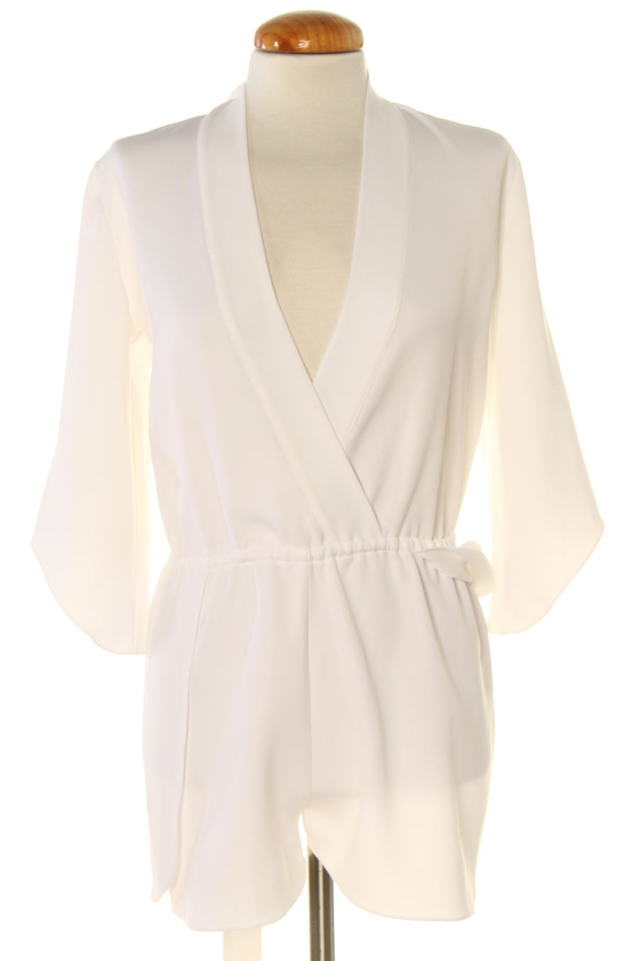 Mono de MOE de la talla M, de color blanco