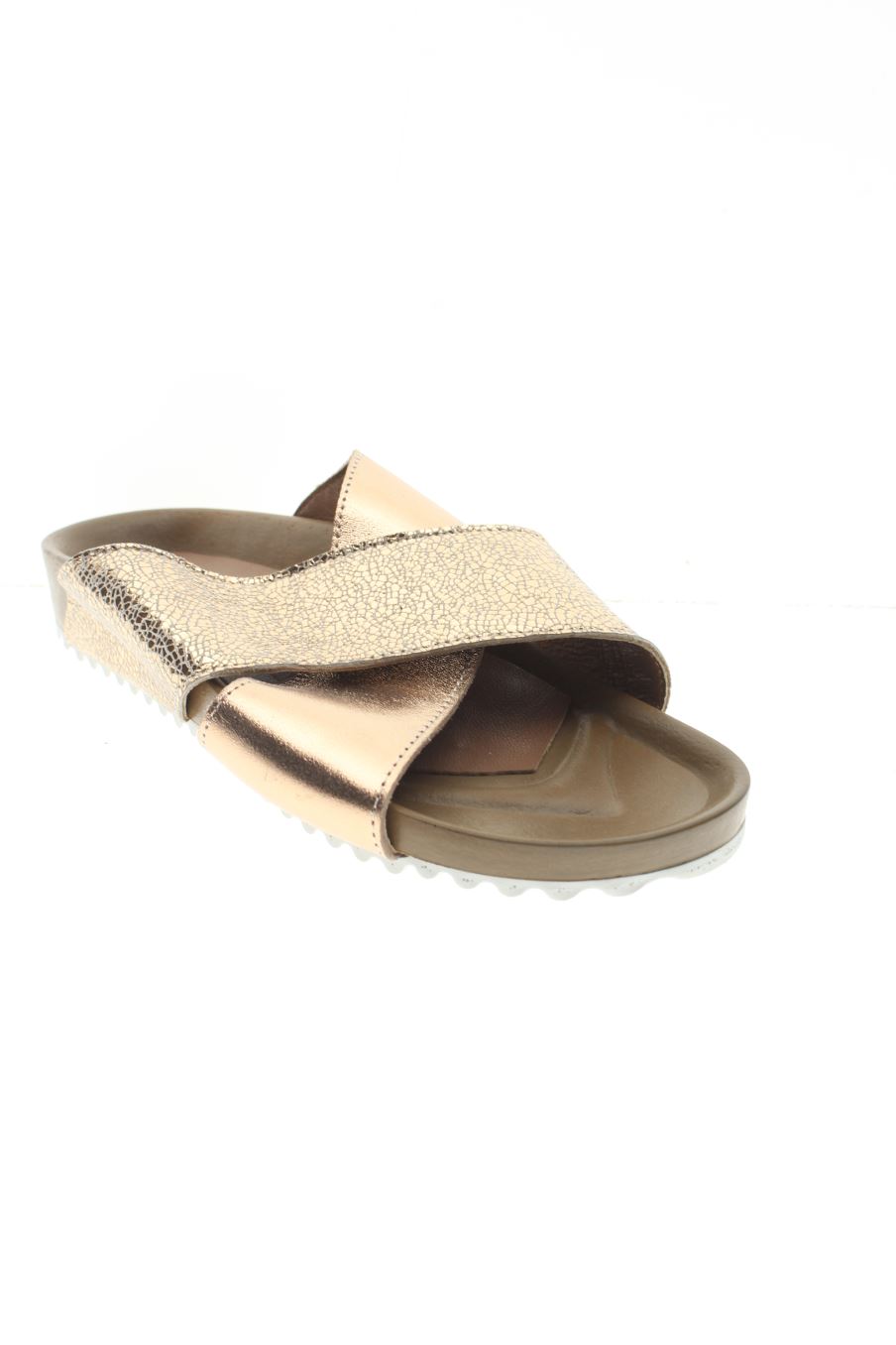 Sandalias planas de Pedro Torres de la talla 37, de color dorado de
