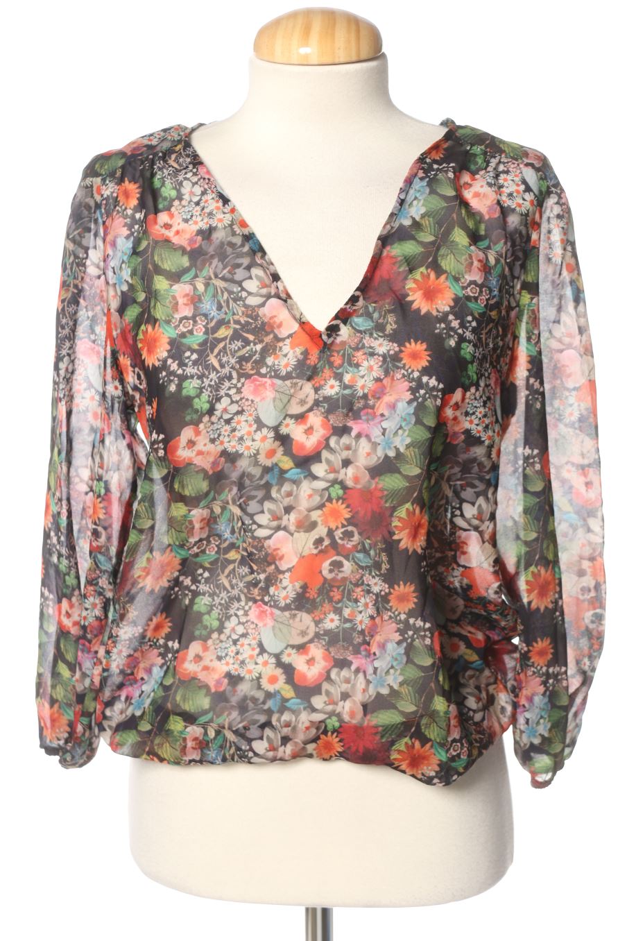 Blouse à manches longues Zara de la taille M, de couleur fleurs