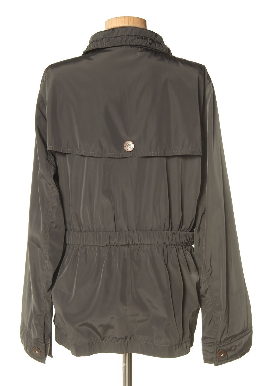 Cazadora de Purificación García de la talla XL, de color verde