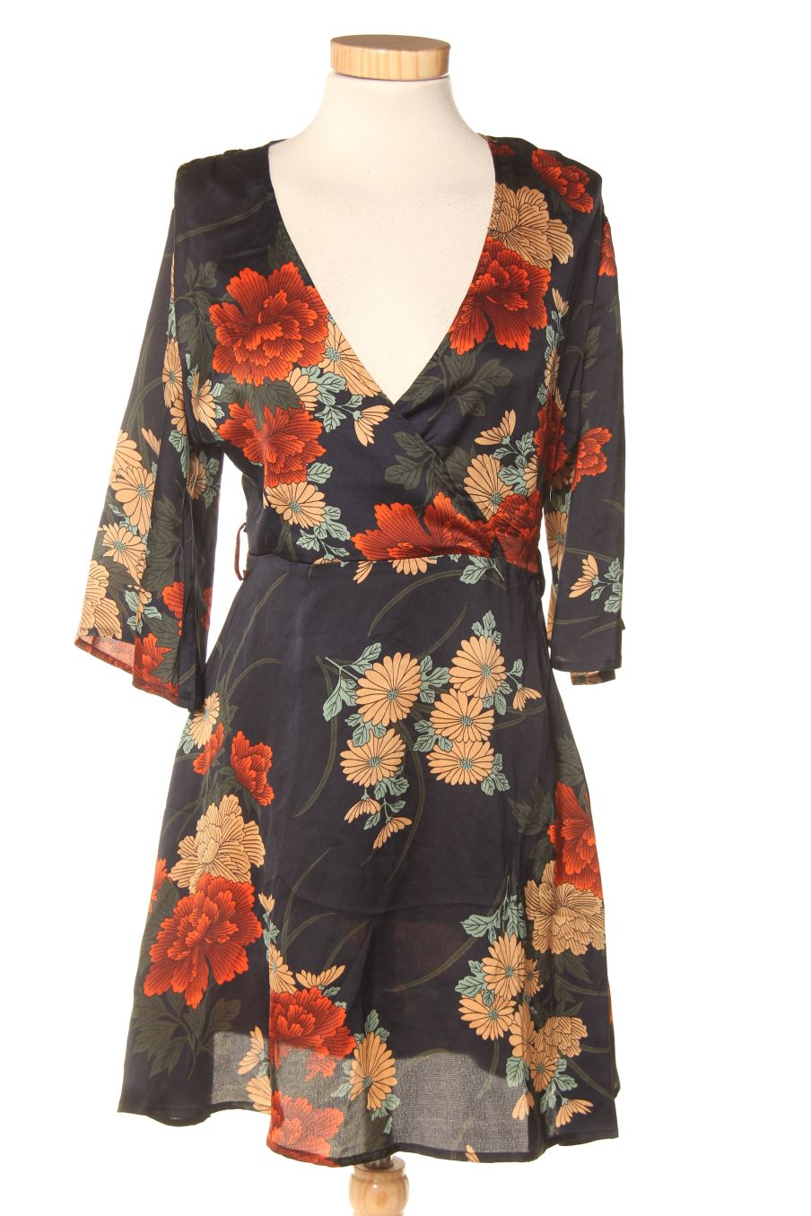 Robe casual Boohoo de la taille 38, de couleur imprimés