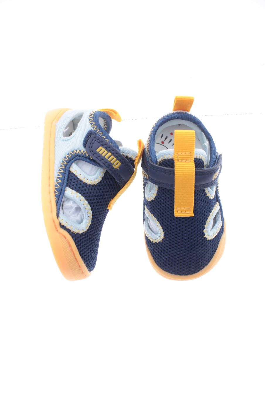 Sandalias de Mustang de la talla 19 con etiqueta