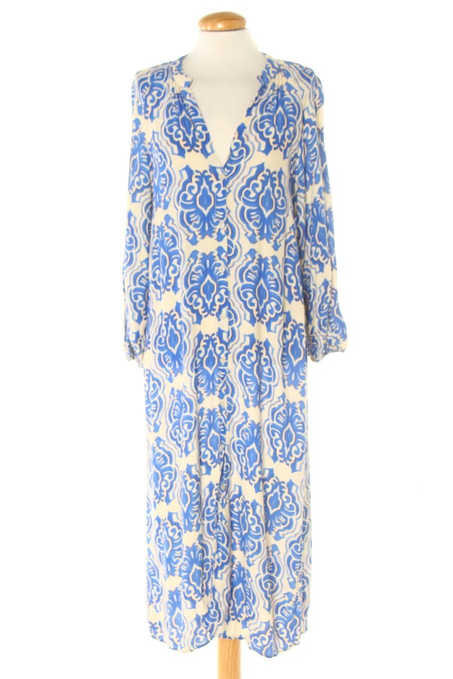Vestido casual de Zara de la talla M, de color estampado